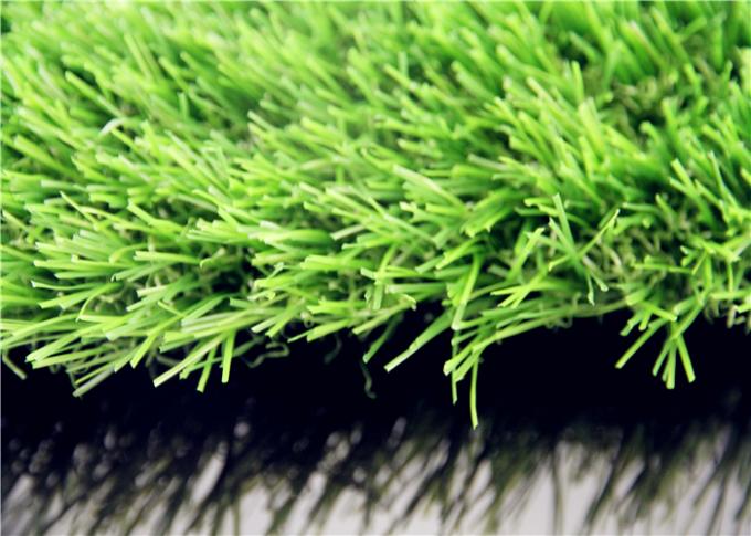 55mm legt dauerhaftes wirkliches schauendes Garten-künstliches Gras hohe Elastizität mit Teppich aus 0