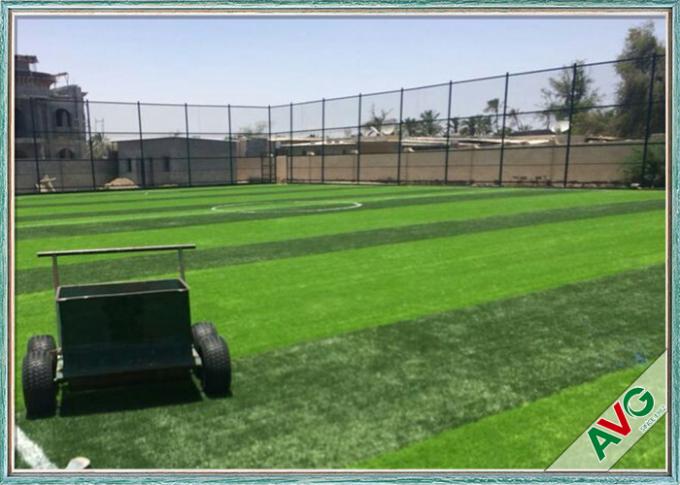 Grüne Fußballplatz-künstliche Gras-Neigungs-im Freien synthetischer künstlicher Fußball-Rasen 0