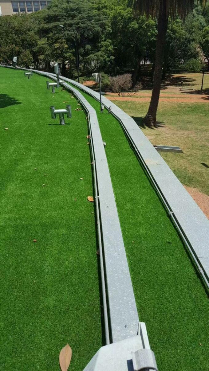 40mm Hausgarten-künstliche Gras-Stoff-Oberfläche für Freizeitareale 0