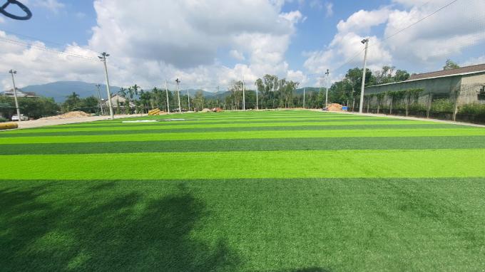 Chemiefasergewebe-Fußball-Gras-Fälschungs-Fußball-Rasen-Teppich Brasion beständiger 45mm 0