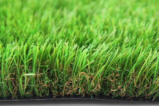 CHINA Gras-Lieferanten-Garten, der künstliches Gras 50mm für Dekoration landschaftlich gestaltet fournisseur