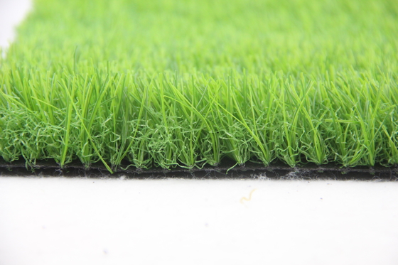 CHINA Abnutzungs-beständiges künstliches synthetisches Gras rollen 30MM für Garten fournisseur