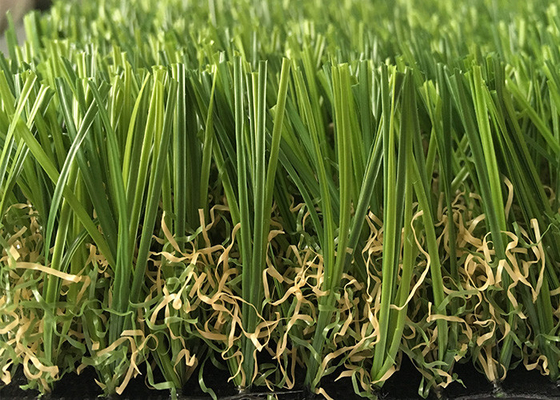 CHINA Weiche dauerhafte künstliche Gras-Rasen im Freien Se-förmig 20mm - 45mm Stapel-Höhe fournisseur