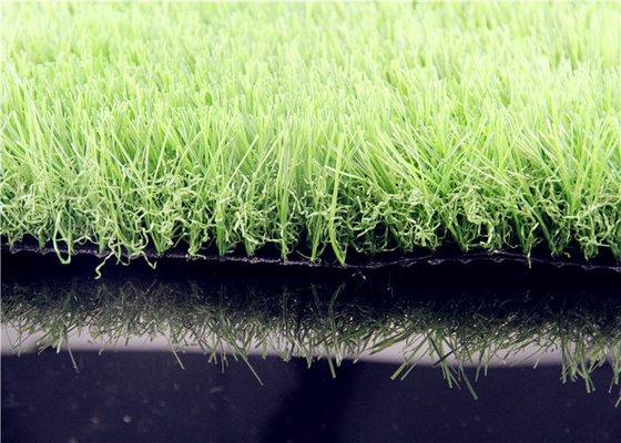 CHINA 55mm legt dauerhaftes wirkliches schauendes Garten-künstliches Gras hohe Elastizität mit Teppich aus fournisseur
