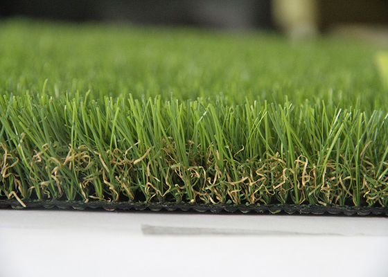 CHINA Das Landschaftskünstliche Gras, gefälschte Gras-V-Form landschaftlich gestaltend spinnen 20mm - 60mm fournisseur