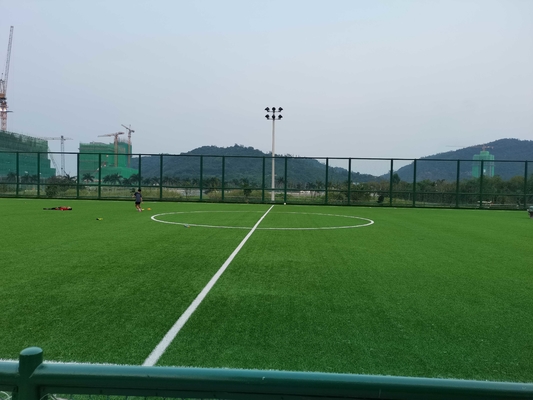 CHINA Fußball-künstlicher Rasen-Gras-Fußball-künstlicher Gras-Sport, der für Großhandel ausbreitet fournisseur
