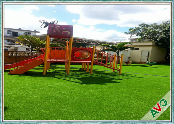 CHINA 35 Millimeter Höhen-einfache Wartungs-künstliches Gras im Freien für Kindervergnügungspark fournisseur