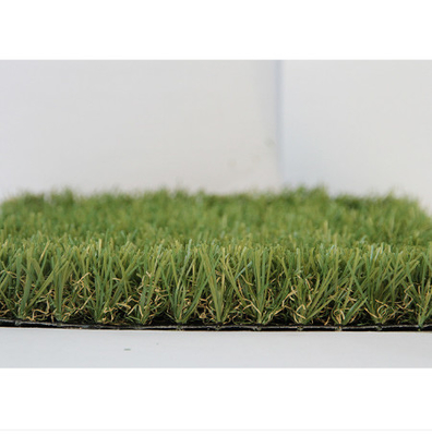 CHINA Kundengebundener 35-50mm gefälschtes Landschaftsgras-synthetischer Rasen für Garten fournisseur