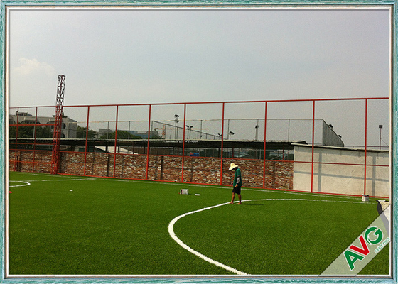 CHINA Kein mähen Sie einzigartiger Faser-Form-Fußball-Rasen-künstlichen Gras-Rasen 3/4&quot; Messgerät fournisseur
