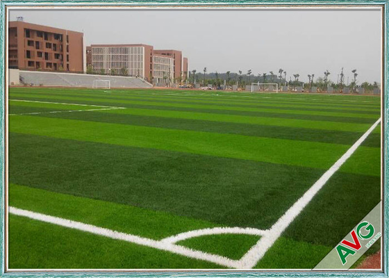 CHINA Hoher Verschleißfestigkeits-Fußball-künstliches Rasen-100% aufbereitetes umweltfreundliches fournisseur