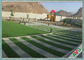 Ein - weicher landschaftlich gestaltender gefälschter Gras-UVteppich für Dekoration im Freien 8000 Dtex fournisseur