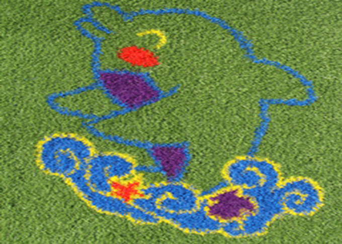 Das fantastische künstliche landschaftlich gestaltende Gras mit hoher Dichte, färbte künstliches Rasen PET Material 0