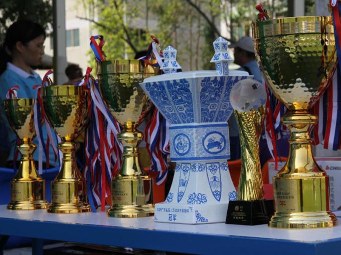 neueste Unternehmensnachrichten über Sponsor- 2017AVG GDF-Stadt-Meister-Cup schloss erfolgreich,-- GZ Team Won der Held-Cup von blauem und weißem Jia Again  1