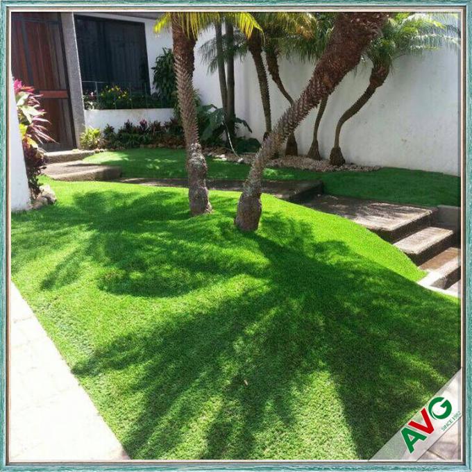 Künstliches Gras, das Rasen 25mm für Swimmingpool und Garten landschaftlich gestaltet 1