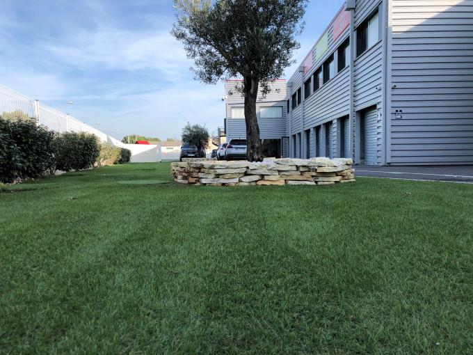 Künstliche Rasen-Preise arbeiten im Garten, 30MM natürliches Garten-Teppich-Gras landschaftlich gestaltend 0