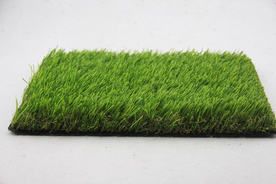 CHINA 50mm grünes Gras-Plastikteppich-Garten-Landschaftsgestaltung mit hoher Dichte fournisseur