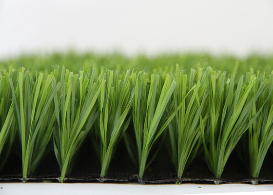 China Kundenspezifischer künstlicher Fußball-Rasen-falsches Gras legen 20m - 25m Rollenlänge mit Teppich aus fournisseur