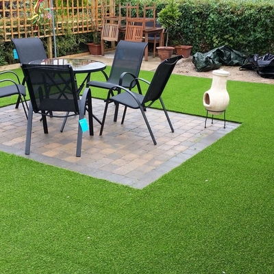 50mm grünes Gras-Plastikteppich-Garten-Landschaftsgestaltung mit hoher Dichte fournisseur