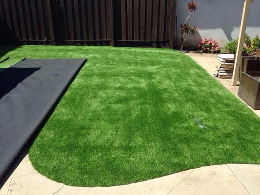 Künstliches Rasen-Gras synthetischer Rasen Landscraping für Garten-Rasen fournisseur