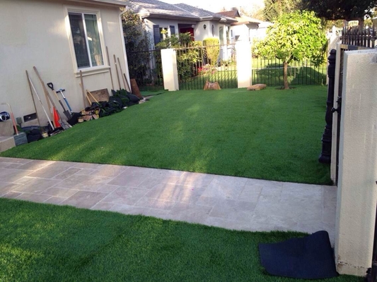 Hoher Destiny Artificial Garden Grass Synthetic-Rasen-Teppich für Garten fournisseur